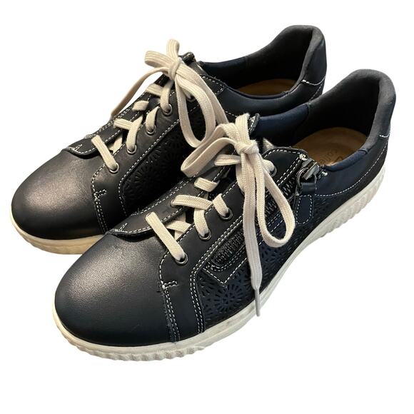 Clarks Collection Caroline Rio Embossed Leather Sneaker Size 7.5 - Picture 1 of 11